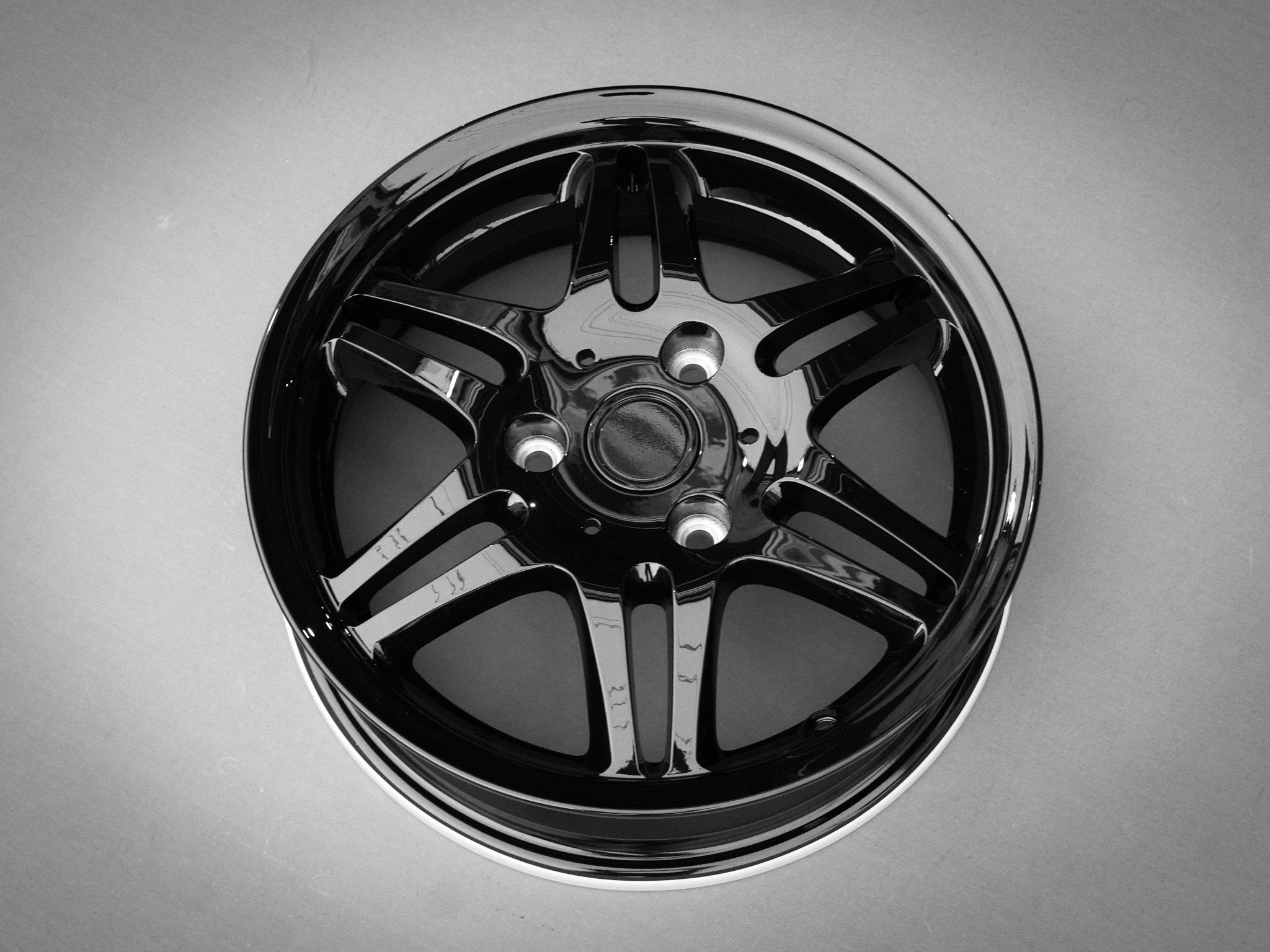 smart fortwo Custom Wheels - 451 Model - MB VII Replica - Single Wheel - 15x4.5" - Gloss Black Finish
